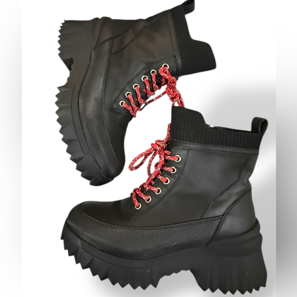 Nurture Whitney Water‎ Resistant Leather Lace-Up Platform Lug Boots Sz 6.5